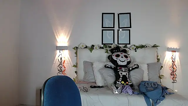 Megan 05  online show from 11-11-25, 06:30