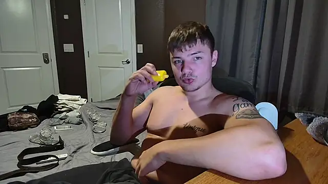 Snapshot of derekmontana2 chatting on 09-11-25, 08:14 derekmontana2 online show from 09-11-25, 08:14