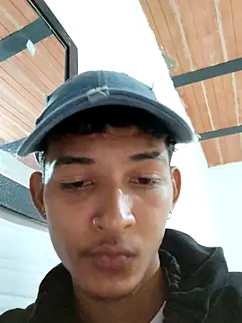 hotrabbit120105 online show from 12-17-25, 03:29