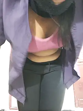 Snapshot of maya_telugu_22 chatting on 12-01-25, 04:34 maya telugu 22 online show from 12-01-25, 04:34