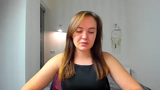 EmmaNorman online show from 09-14-25, 04:39