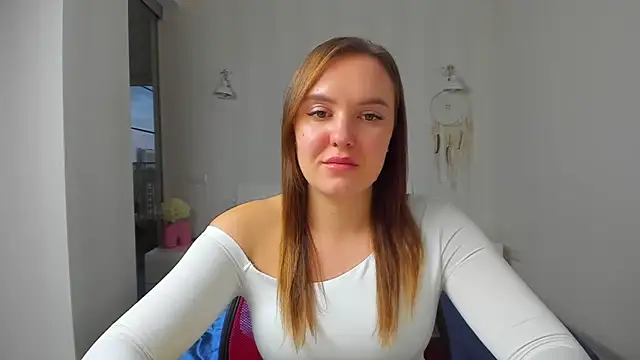 EmmaNorman online show from 10-20-25, 03:12