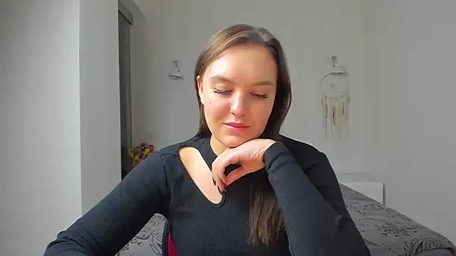 EmmaNorman online show from 11-05-25, 04:18