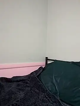 Snapshot of angelbliss10100 chatting on 10-10-25, 06:07 angelbliss10100 online show from 10-10-25, 06:07