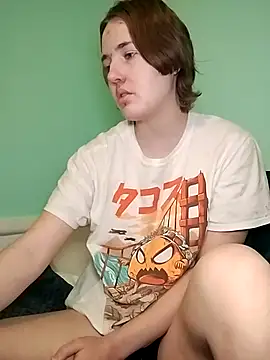 Snapshot of angelbliss10100 chatting on 10-13-25, 05:02 angelbliss10100 online show from 10-13-25, 05:02