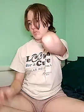 Snapshot of angelbliss10100 chatting on 10-17-25, 04:53 angelbliss10100 online show from 10-17-25, 04:53