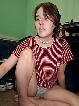 Snapshot of angelbliss10100 chatting on 10-25-25, 03:40 angelbliss10100 online show from 10-25-25, 03:40