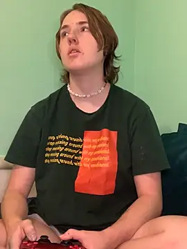 Snapshot of angelbliss10100 chatting on 10-30-25, 05:46 angelbliss10100 online show from 10-30-25, 05:46