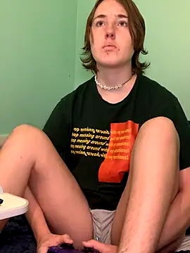 Snapshot of angelbliss10100 chatting on 10-31-25, 05:25 angelbliss10100 online show from 10-31-25, 05:25