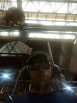 Snapshot of safadinhoo007 chatting on 10-26-25, 01:06 safadinhoo007 online show from 10-26-25, 01:06