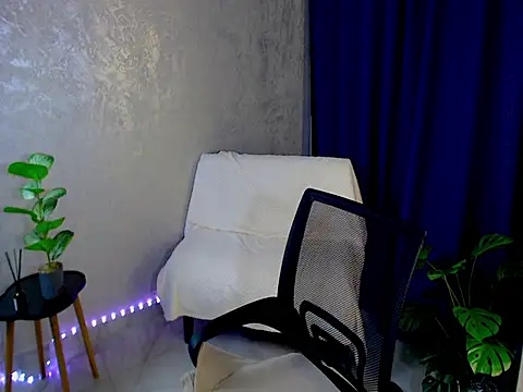 arlana klart online show from 11-20-25, 05:07