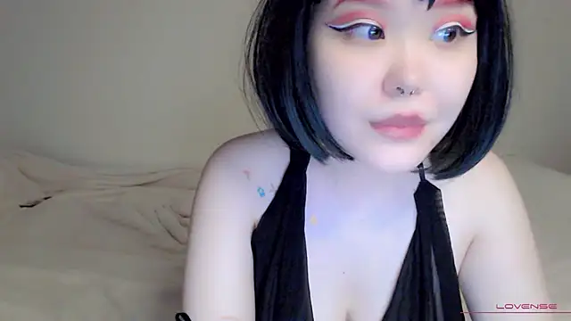 tsunade chan online show from 10-11-25, 05:17