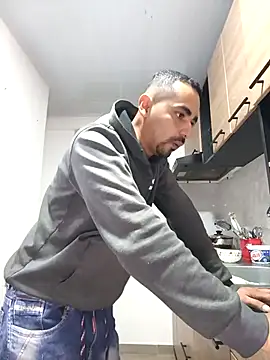 stivenlujan69 online show from 12-14-25, 01:00