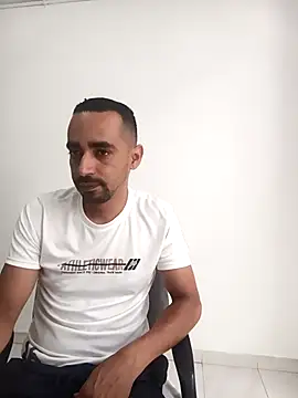 stivenlujan69 online show from 04-11-26, 06:56