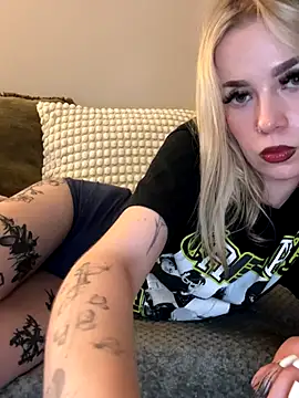 Snapshot of marnemzavar444 chatting on 09-27-25, 08:36 marnemzavar444 online show from 09-27-25, 08:36