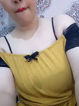 Snapshot of basoma- chatting on 09-22-25, 01:40 basoma- online show from 09-22-25, 01:40