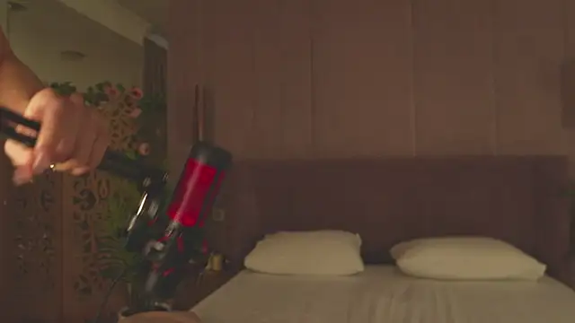 AdoraCortes online show from 04-17-26, 05:10