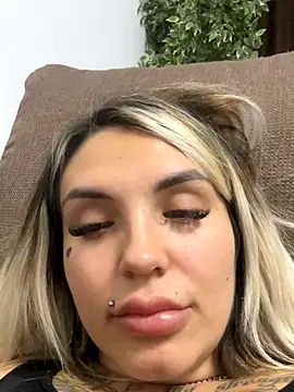 Princess-Jasmine07 online show from 11-11-25, 08:53