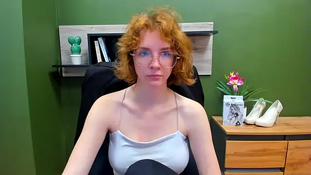 Snapshot of juicyPenny chatting on 09-18-25, 06:37 juicyPenny online show from 09-18-25, 06:37