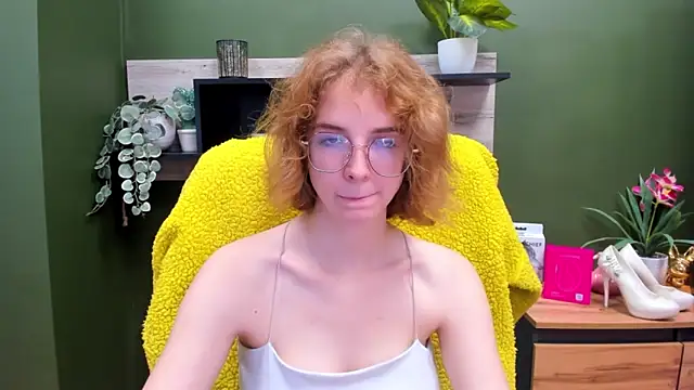 Snapshot of juicyPenny chatting on 10-22-25, 06:24 juicyPenny online show from 10-22-25, 06:24