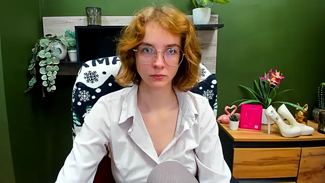 Snapshot of juicyPenny chatting on 10-29-25, 07:43 juicyPenny online show from 10-29-25, 07:43