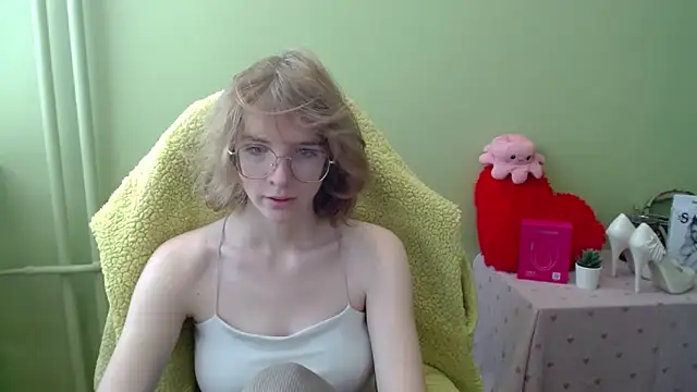 Snapshot of juicyPenny chatting on 11-06-25, 07:31 juicyPenny online show from 11-06-25, 07:31