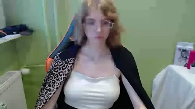 Snapshot of juicyPenny chatting on 11-26-25, 07:31 juicyPenny online show from 11-26-25, 07:31