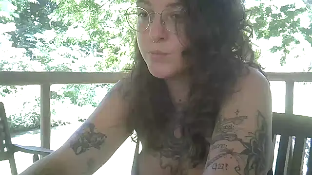 Snapshot of Blue_Liz chatting on 03-07-26, 12:57 Blue Liz online show from 03-07-26, 12:57