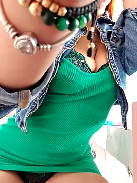 Snapshot of sandy_y chatting on 10-11-25, 03:54 sandy y online show from 10-11-25, 03:54