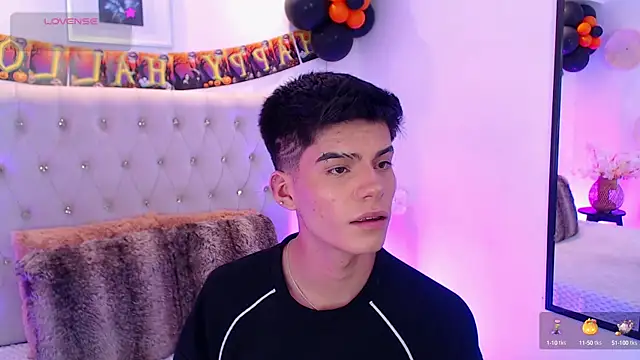 Dulcey  online show from 10-13-25, 08:58