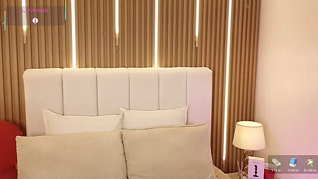 Snapshot of Dulcey_ chatting on 02-17-26, 03:58 Dulcey online show from 02-17-26, 03:58