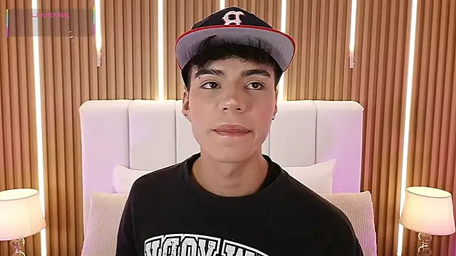 Snapshot of Dulcey_ chatting on 02-19-26, 04:19 Dulcey online show from 02-19-26, 04:19