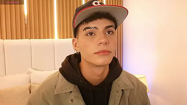 Snapshot of Dulcey_ chatting on 03-17-26, 04:39 Dulcey online show from 03-17-26, 04:39