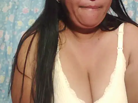 hotolivia34 online show from 11-14-25, 09:46