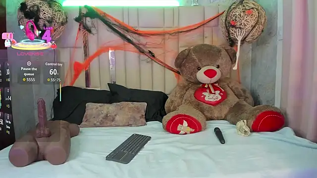 NikkyyRed online show from 10-28-25, 02:04