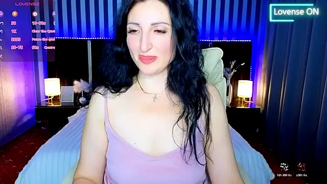 Snapshot of MissRossi chatting on 11-06-25, 08:21 MissRossi online show from 11-06-25, 08:21