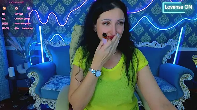 Snapshot of MissRossi chatting on 11-18-25, 08:02 MissRossi online show from 11-18-25, 08:02