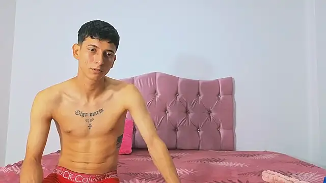 Snapshot of makiandjimmy chatting on 11-11-25, 07:14 makiandjimmy online show from 11-11-25, 07:14