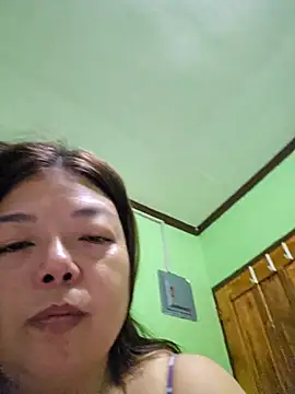 Snapshot of allesandra11 chatting on 12-18-25, 06:47 allesandra11 online show from 12-18-25, 06:47