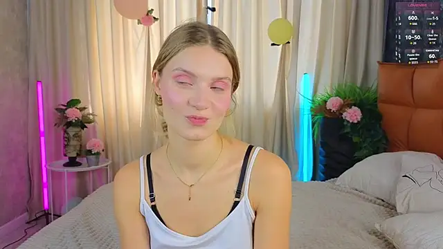 SoftBliss online show from 09-26-25, 06:50