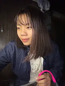 Snapshot of NinaChu chatting on 11-20-25, 05:23 NinaChu online show from 11-20-25, 05:23