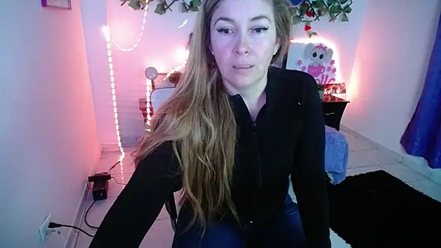 laura evans1998 online show from 10-04-25, 02:48