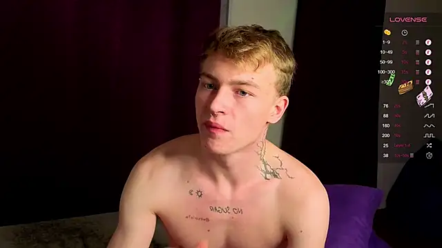 Snapshot of callmealexthx chatting on 10-20-25, 04:35 callmealexthx online show from 10-20-25, 04:35