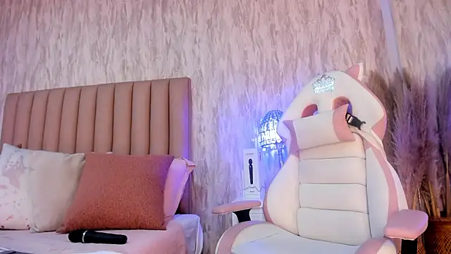 Emely florence  online show from 02-04-26, 07:53