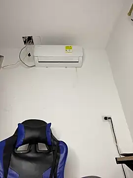 Rousevans  online show from 11-14-25, 04:11