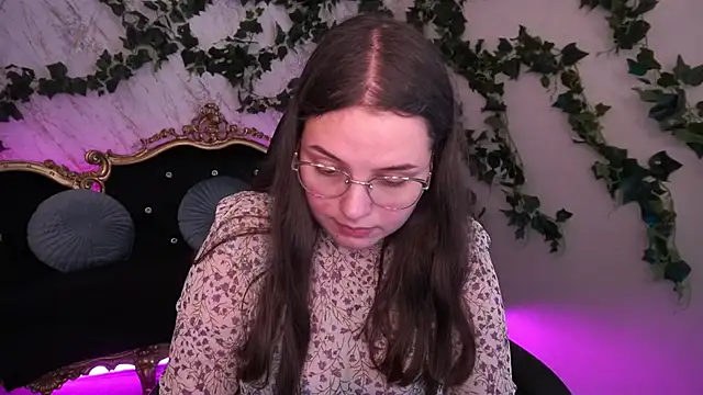 Snapshot of SophieDreamss chatting on 10-10-25, 12:59 SophieDreamss online show from 10-10-25, 12:59