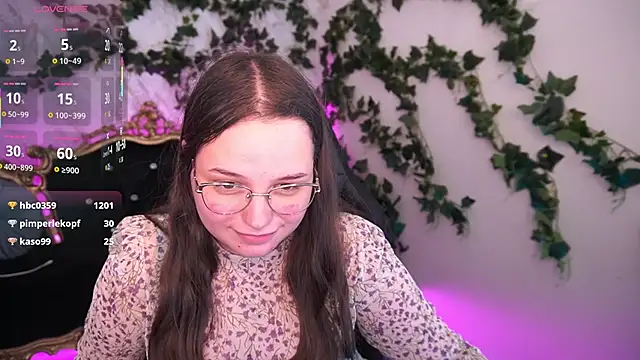 Snapshot of SophieDreamss chatting on 10-16-25, 01:50 SophieDreamss online show from 10-16-25, 01:50