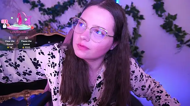 Snapshot of SophieDreamss chatting on 10-31-25, 02:40 SophieDreamss online show from 10-31-25, 02:40