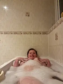 Snapshot of RosieMilff chatting on 11-09-25, 07:01 RosieMilff online show from 11-09-25, 07:01