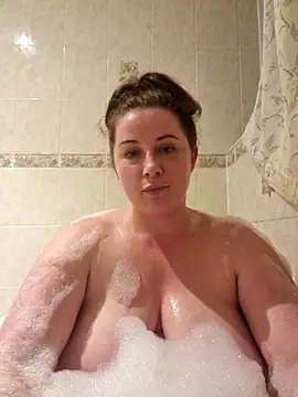 Snapshot of RosieMilff chatting on 11-30-25, 07:40 RosieMilff online show from 11-30-25, 07:40